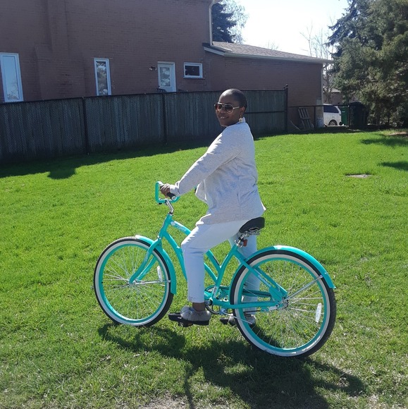 Meet your Posher, Anisha - Picture 1 of 1